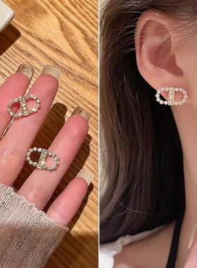 925银针字母D耳钉2025年新款潮女耳环名媛风精致小众设计耳环耳饰