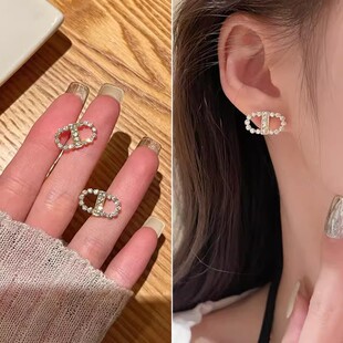 925银针字母D耳钉2025年新款 潮女耳环名媛风精致小众设计耳环耳饰