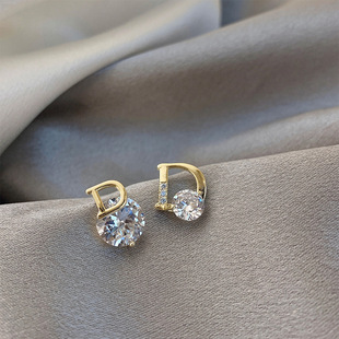 韩国简约不对称D字母耳钉网红百搭小巧锆石耳坠气质耳饰银针耳环