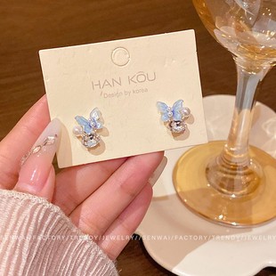 蓝色闪钻蝴蝶珍珠耳钉2025新款 小众设计耳环轻奢气质耳坠耳饰 爆款
