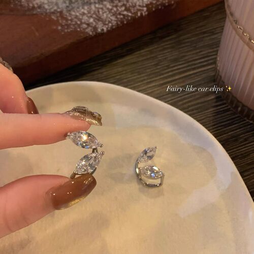 爆闪锆石精灵耳骨夹女轻奢高级感