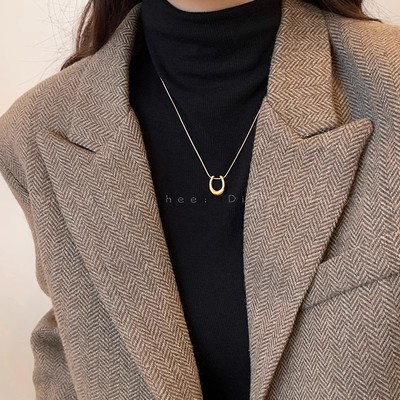 金色马蹄吊坠项链女款2025新款