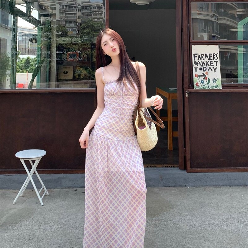 法式粉色格子薄纱吊带连衣裙女装夏季收腰裙子气质海边度假风长裙