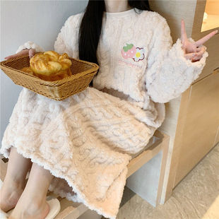 女士冬天睡裙长袖长款秋冬季珊瑚绒法兰绒加厚少女款大码连体睡衣