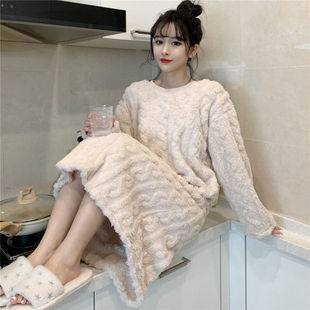 冬天睡衣连体2025年新款女士珊瑚绒长袖秋冬季孕妇长款米白色睡裙