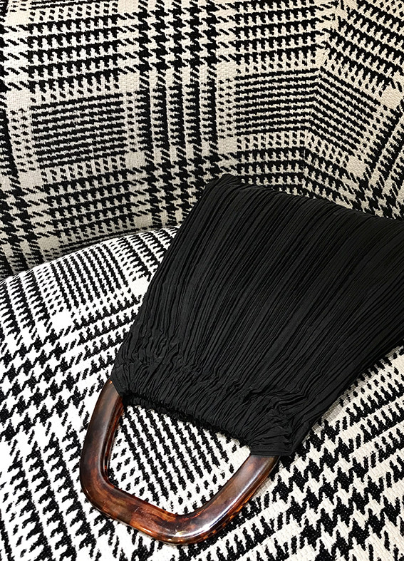 魚家的袋子stillearly高端黑色哑光褶皱肌理玳瑁手提包