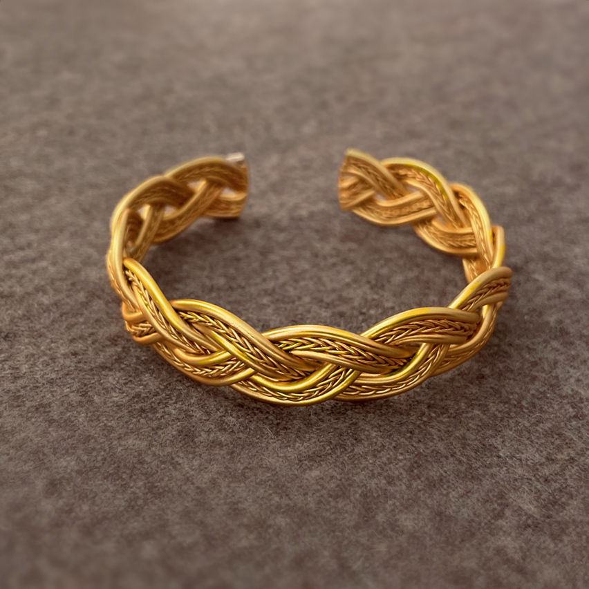 中古风叠戴手镯高颜值小众设计师款异域风肌理时髦夸张手饰18k金