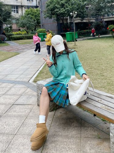 羊驼毛斜门襟翻领针织开衫女