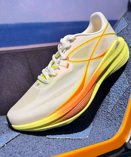 安踏轻风丨新款透气通勤轻便路跑男款运动跑步鞋112525532A