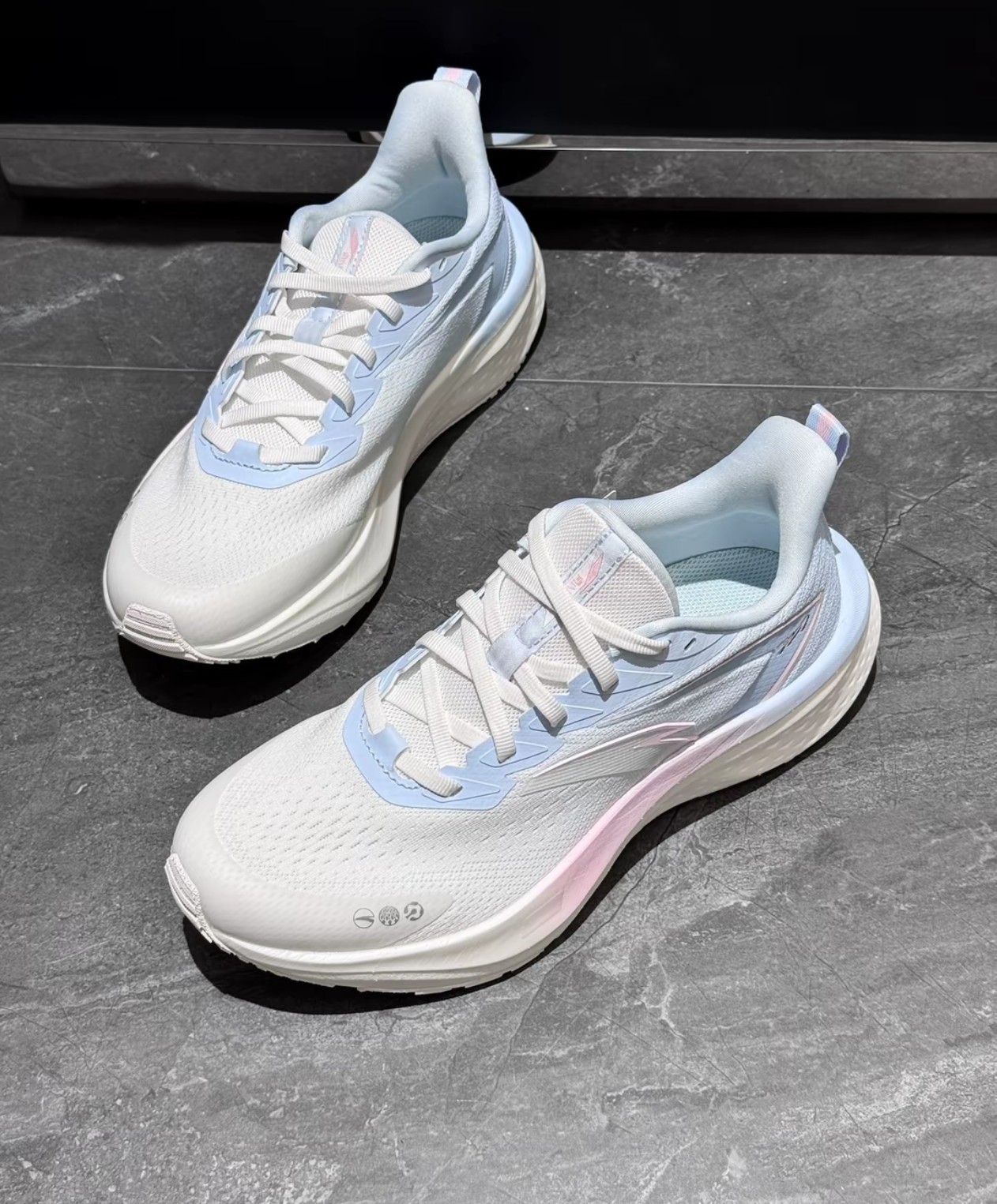 马赫5SE跑步鞋女新款中考体测缓震竞速训练运动鞋跑鞋122515582