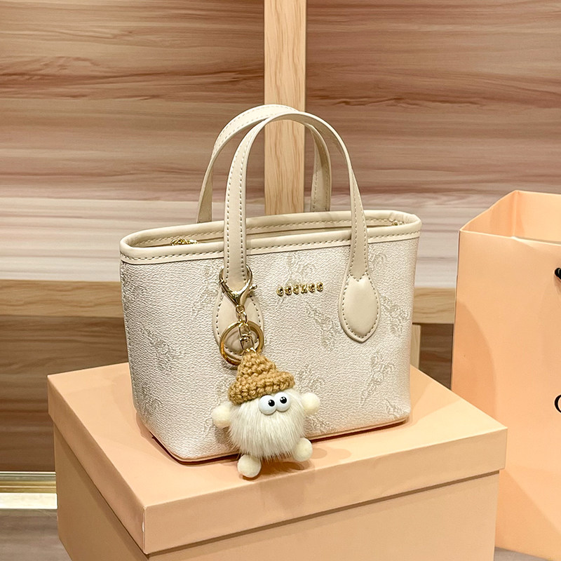 生日礼物手提菜篮子包包女式2026新款夏季高级感超火单肩斜挎小包