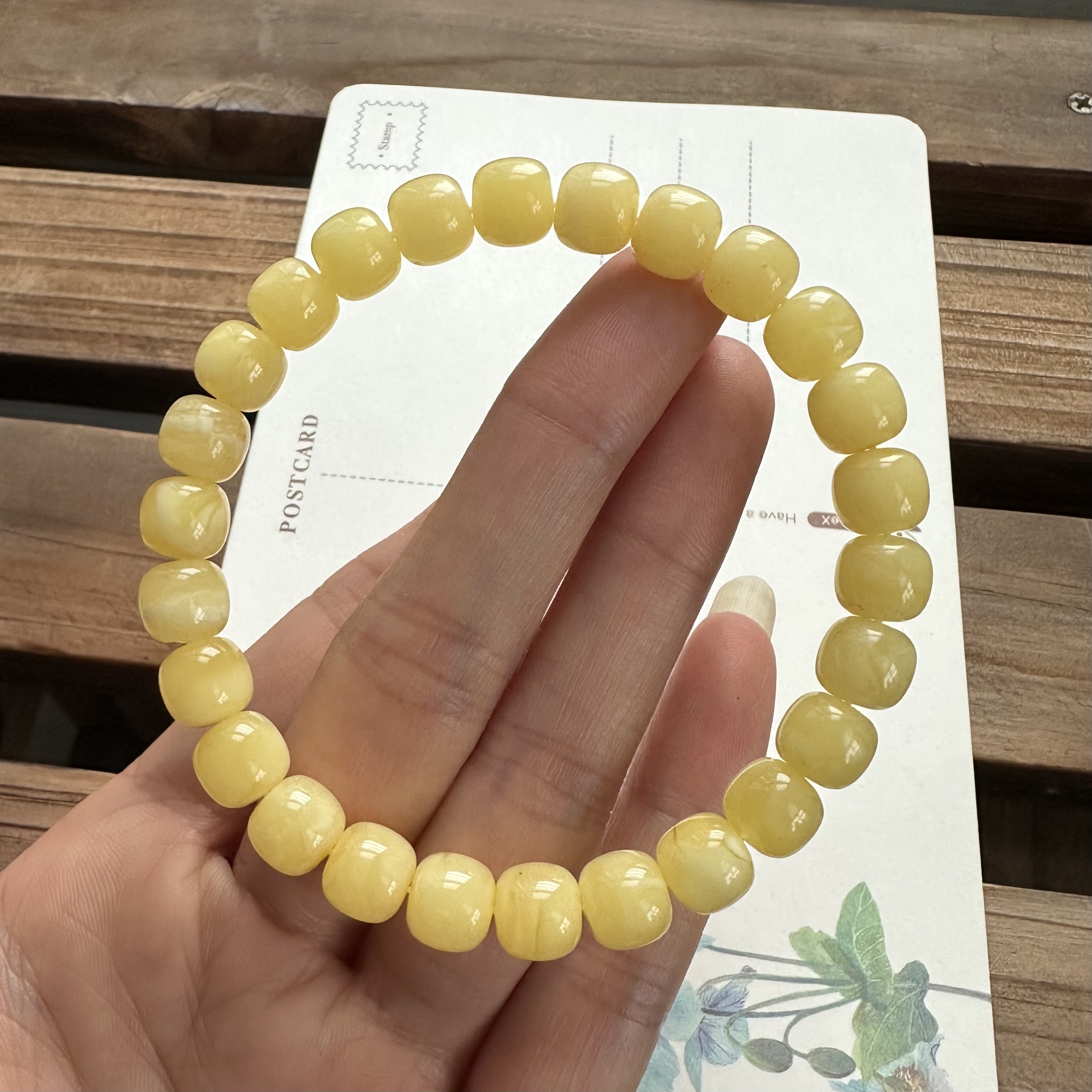 精品鸡油黄蜜蜡高庄老邢手链 上手美美哒 颜色油润 飘白花