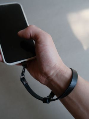 「山人制」原创手工buttero植鞣牛皮极简手机挂绳腕带调节松紧