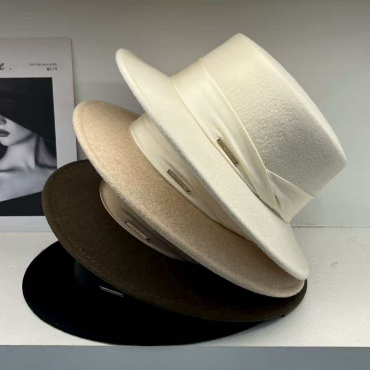 网红高品质法式名媛风羊毛呢平顶帽子女英伦秋冬百搭平沿宽沿礼帽