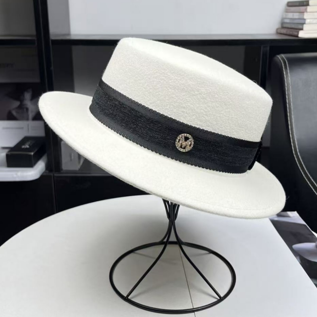 网红名媛风时尚百搭平顶帽秋冬季羊毛帽子女士户外休闲潮街拍礼帽