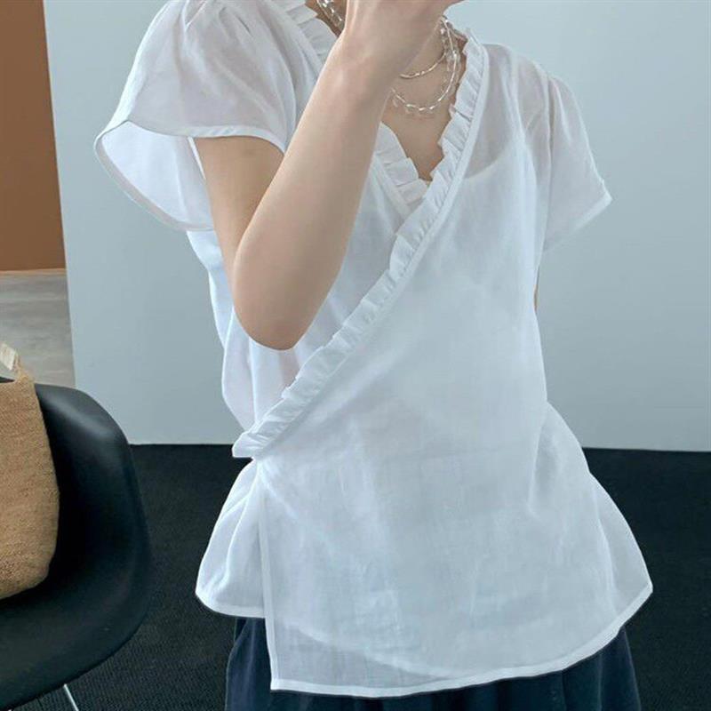 韩系木耳边交叉V领设计纯欲短袖女2026夏季新款甜美修身纯色上衣