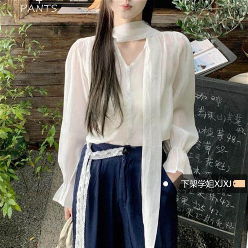 法式气质白色飘带V领衬衫女春季2026新款宽松喇叭袖百搭休闲上衣