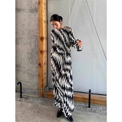 2025夏季新款高级感超好看小众设计感连衣裙时尚独特别致气质女装