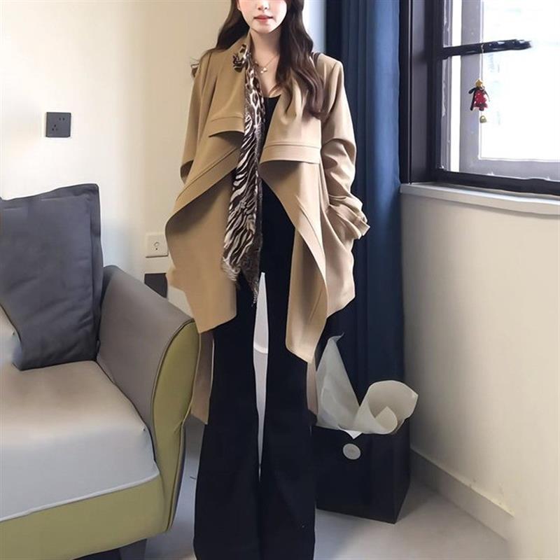 韩系新款秋季卡其色短款2026巨好看的风衣外套女小个子设计感大衣