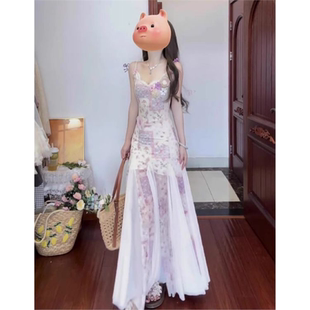 海边度假网纱拼接碎花吊带连衣裙漂亮独特气质收腰夏日绝美小裙子