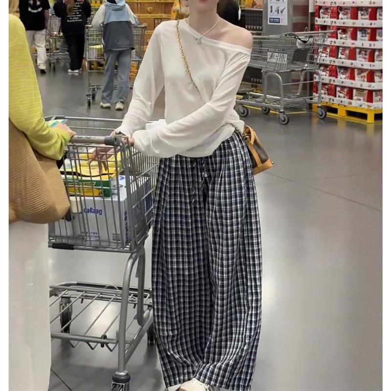 夏天绝美小套装设计感时尚斜肩薄款T恤直筒显瘦格子休闲裤两件套