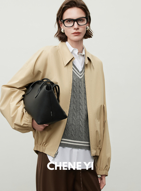 CHENE YI经典斜插设计袋盖口袋两面穿翻领格纹巴恩风短外套女