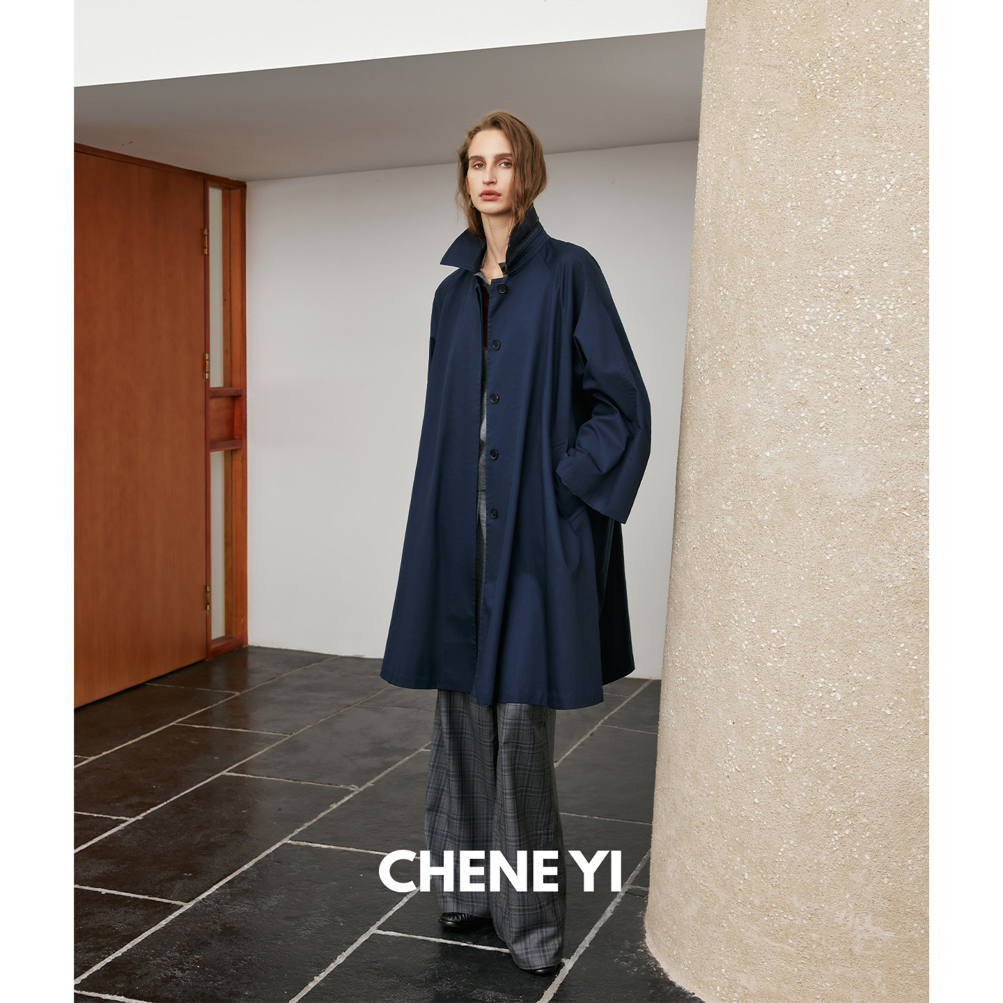 CHENE YI进口荃棉低调老钱风拼格领斗篷中长款风衣女宽松阔版外套