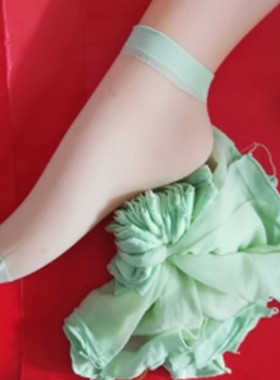 果绿色透明超薄丝袜短袜网红款百搭韩版穿凉鞋的仙女袜子糖果wazi