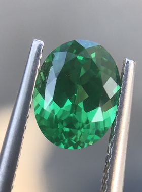 铬绿色人造钇铝榴石YAG 培育仿沙弗莱石仿铬碧玺可做首饰