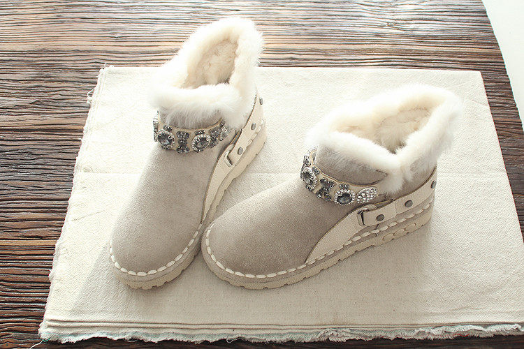 AUTUMN AND WINTER NEW SNOW BOOTS WARM BOOTS RABBIT FUR SHORT BOOTS PLUS VELVET FLAT WOMENS BOOTS ROUND HEAD BRIGHT DIAMOND STUDENT BOOTS CASUAL BOOTS