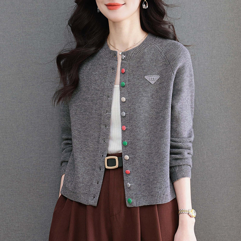 温柔风春秋彩扣羊毛针织开衫女中年妈妈短款外搭圆领纽扣毛衣外套