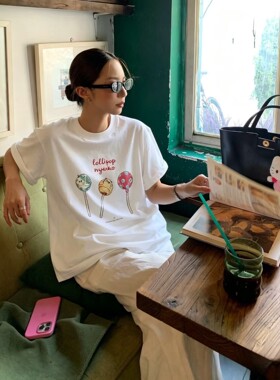 皇冠2026夏季韩版趣味猫咪棒棒糖印花宽松大版时髦圆领短袖T恤女