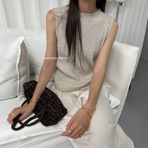 MILDNESS2026秋季韩版简约百搭时髦叠穿立领坑条羊毛针织背心女