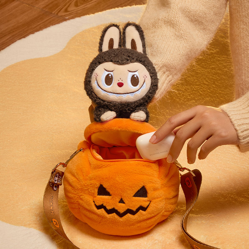 泡泡玛特POPMART LABUBU怪怪狂欢节系列拉布布南瓜手提小包万圣节