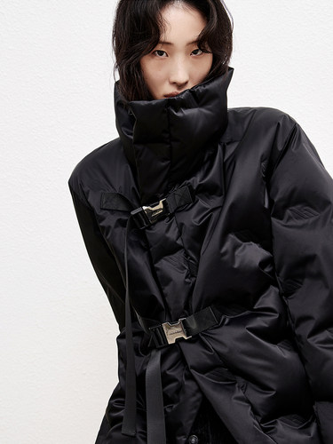 何超莲同款羽绒服短款立领压花