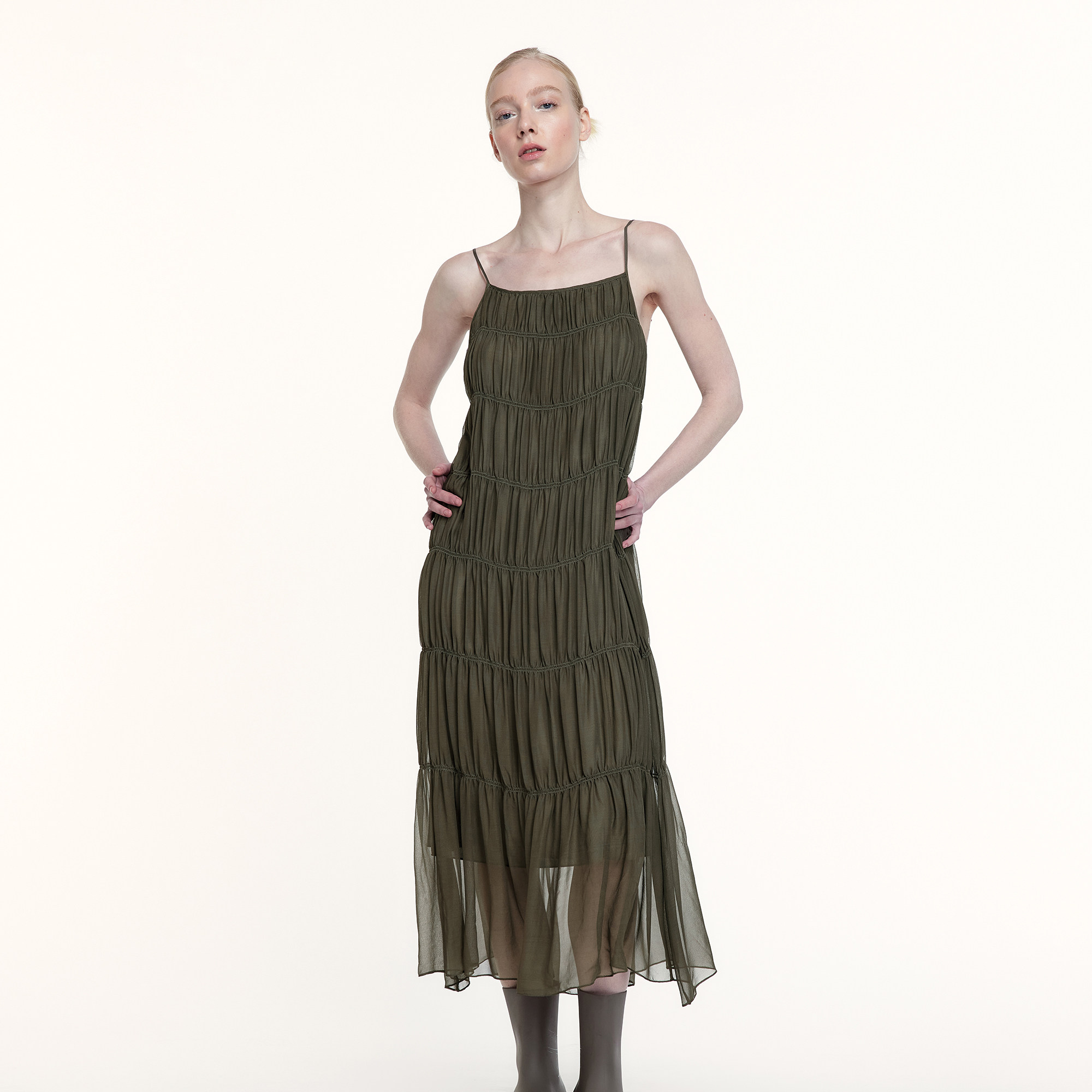 艺之卉桑蚕丝风琴褶吊带裙连衣裙