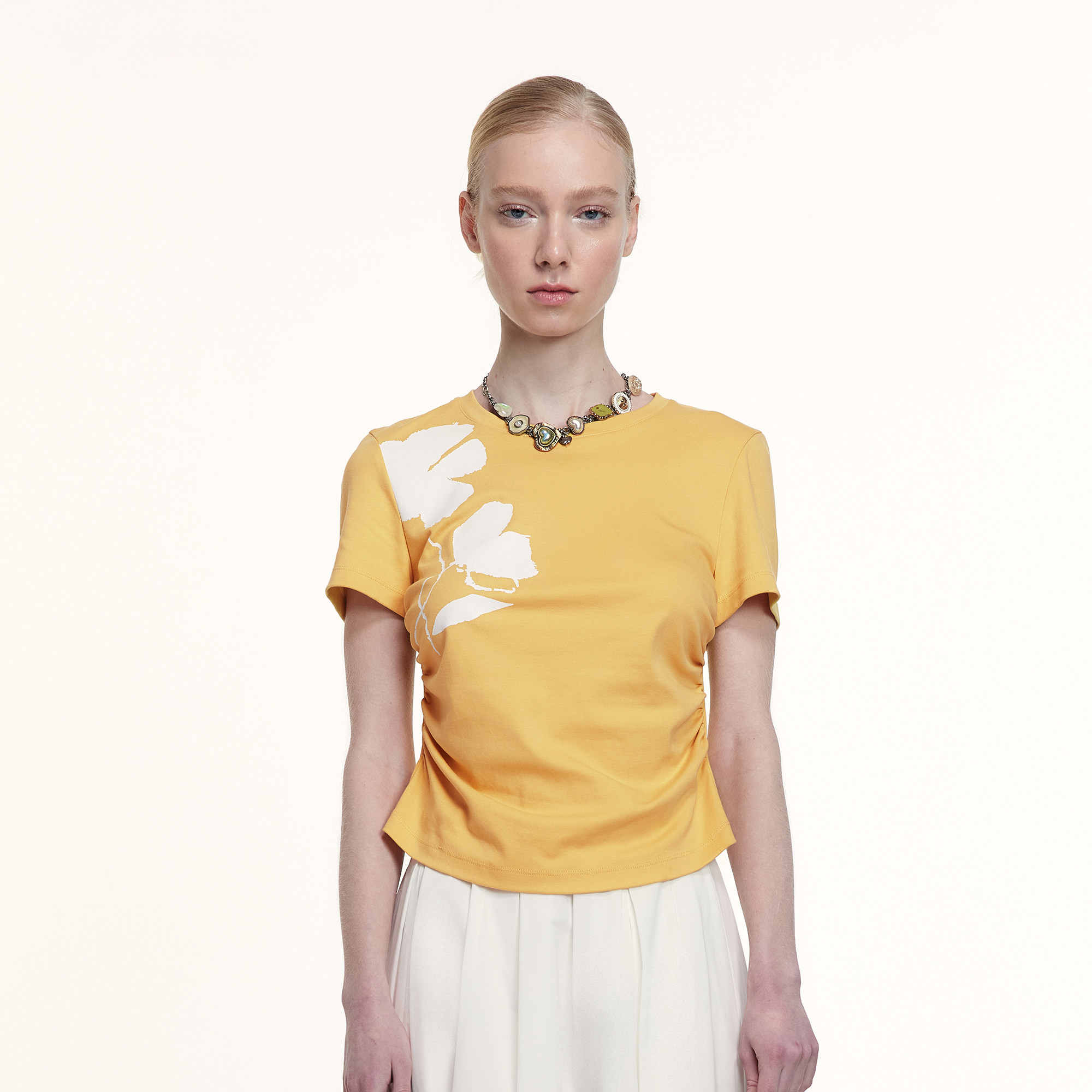 艺之卉黄色印花浪漫抽褶T恤