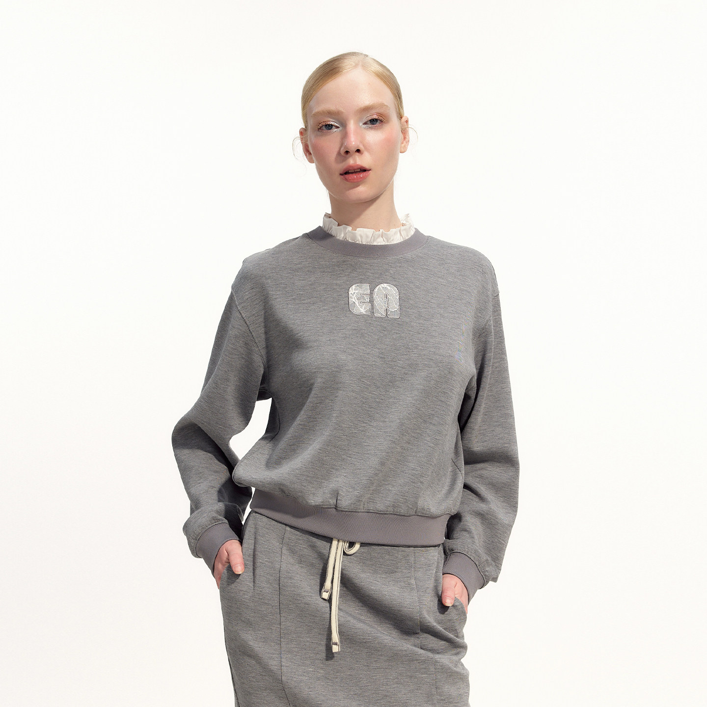 艺之卉浪漫运动风卫衣