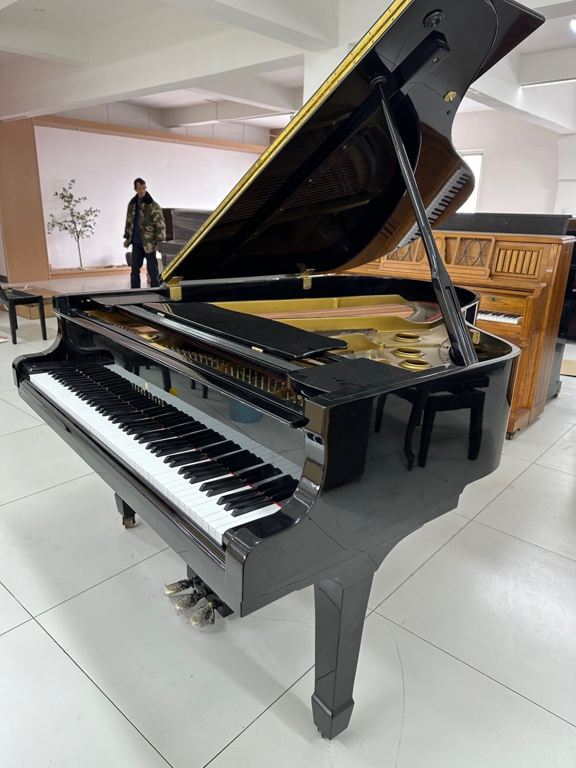 韩国纯进口英昌三角钢琴185尺寸黑色正品包邮