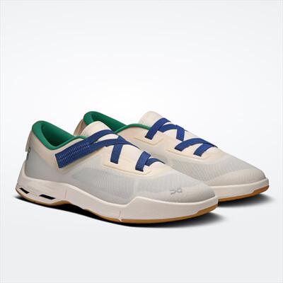 代购Zendaya X On昂跑全新联名鞋款Cloudnova Moon易穿脱懒人鞋