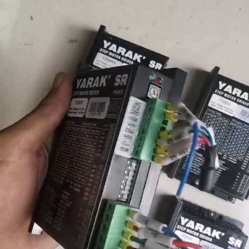 议价信浓步进驱动器，YARAK，Y2SD2，Y2SSR4实物拍摄