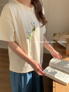 2025夏季新款圆领花朵设计感正肩短袖T恤女宽松印花上衣潮