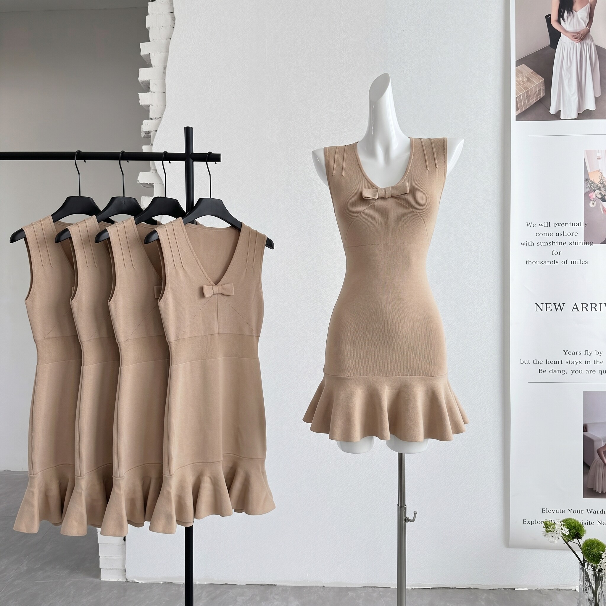 ifashion自制2026新款下摆荷叶边点缀无袖背心针织V领连衣裙女秋图片