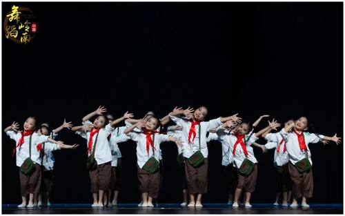 儿童读书郎演出服报童歌唱学习雷锋精神给雷锋叔叔的一封信舞蹈服