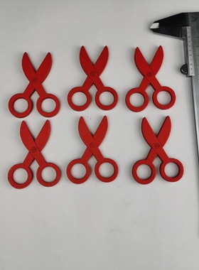 2024新款儿童抓周木制剪刀工艺品 雕刻木玩具小剪刀红色装饰剪刀