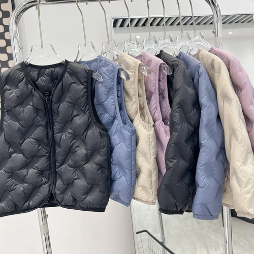 内搭轻薄羽绒马甲中大童