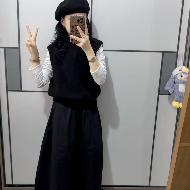 简约大方显瘦短款黑色圆领羊绒马甲背心女春秋冬宽松外穿毛衣坎肩