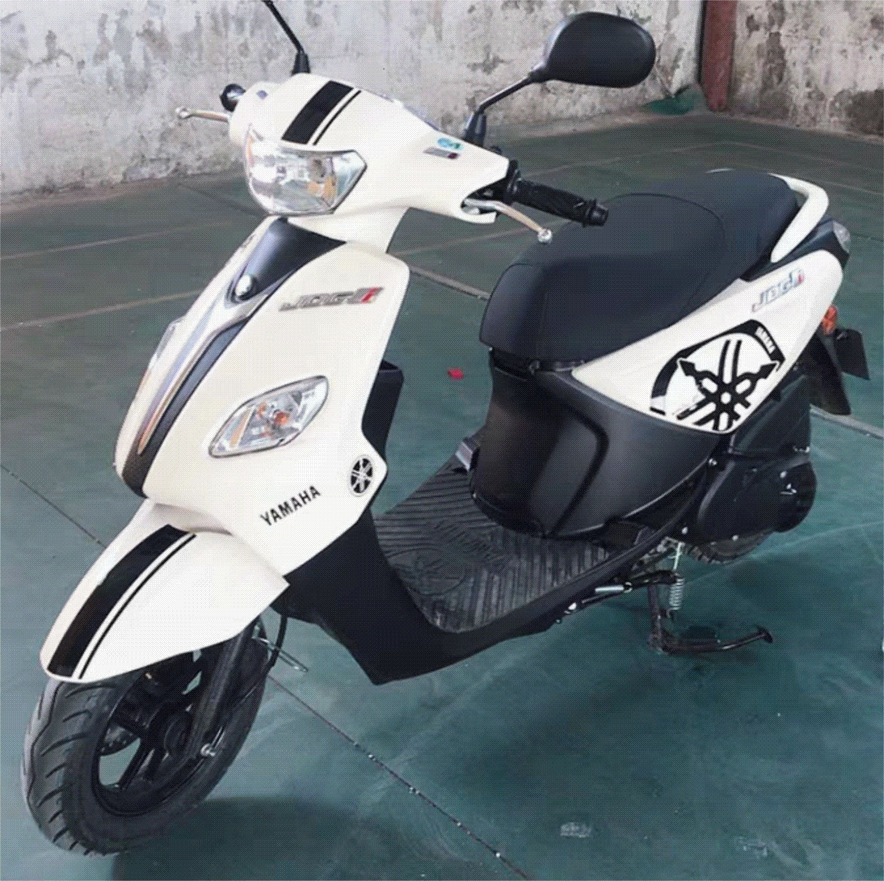雅马哈巧格i125车头挡泥板车尾两侧改装贴纸防水防晒遮伤