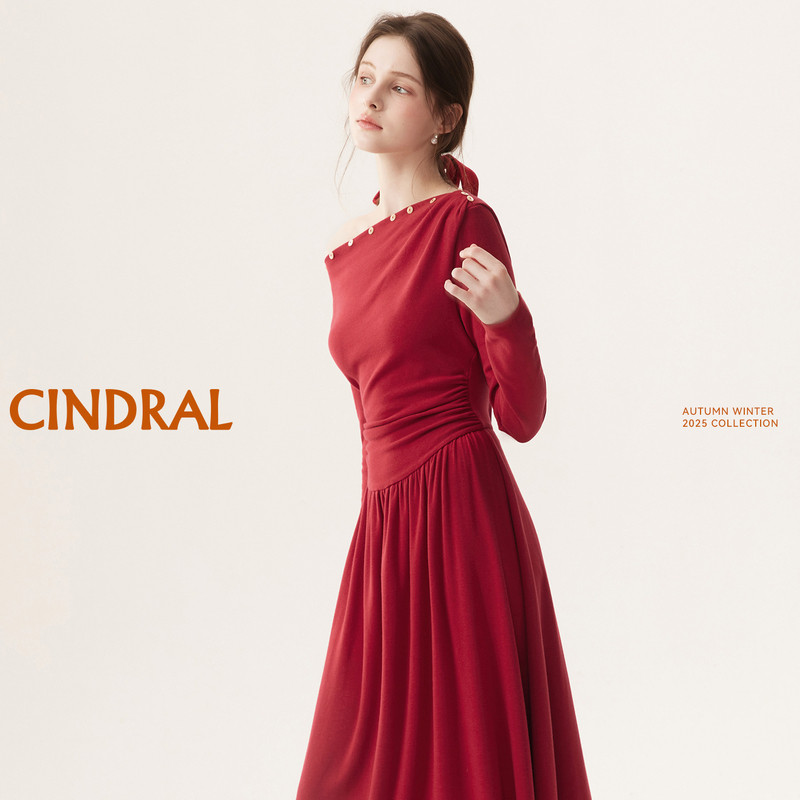 Cindral熙地新款一字肩长袖针织连衣裙女收腰显瘦A字长裙子红色