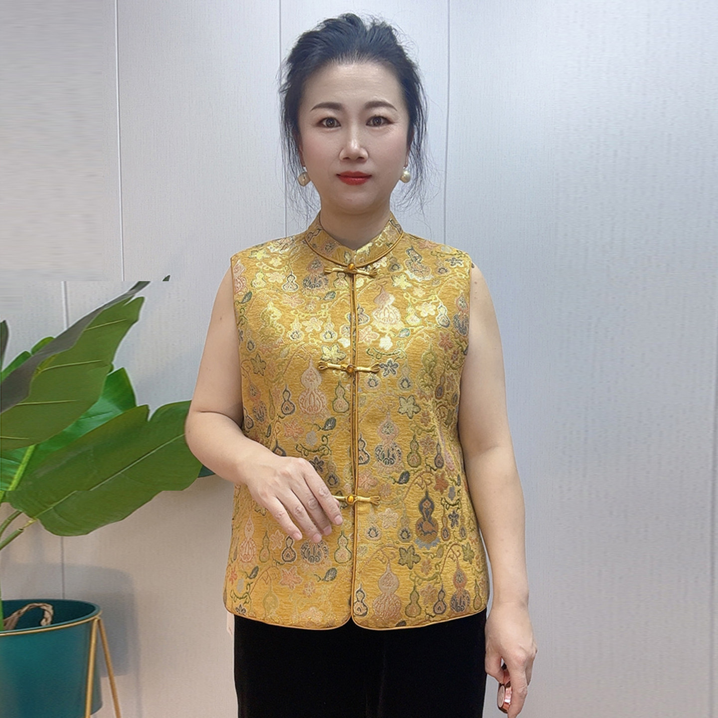 新中式国风妈妈马夹春装年货新款烫金植绒无袖坎肩大码立领背心女